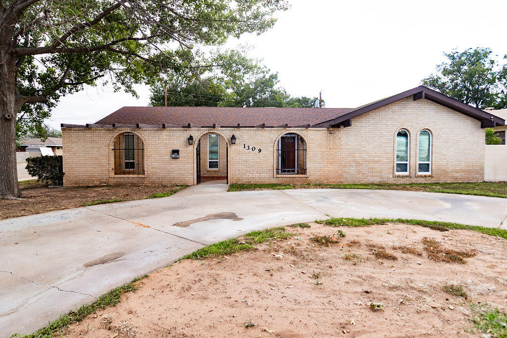 1309 S Kenneth Ave. Property Photo 1