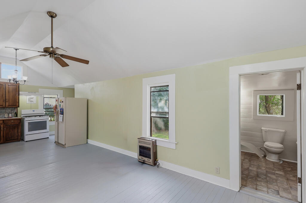 200 E Musquiz Dr Property Photo 17