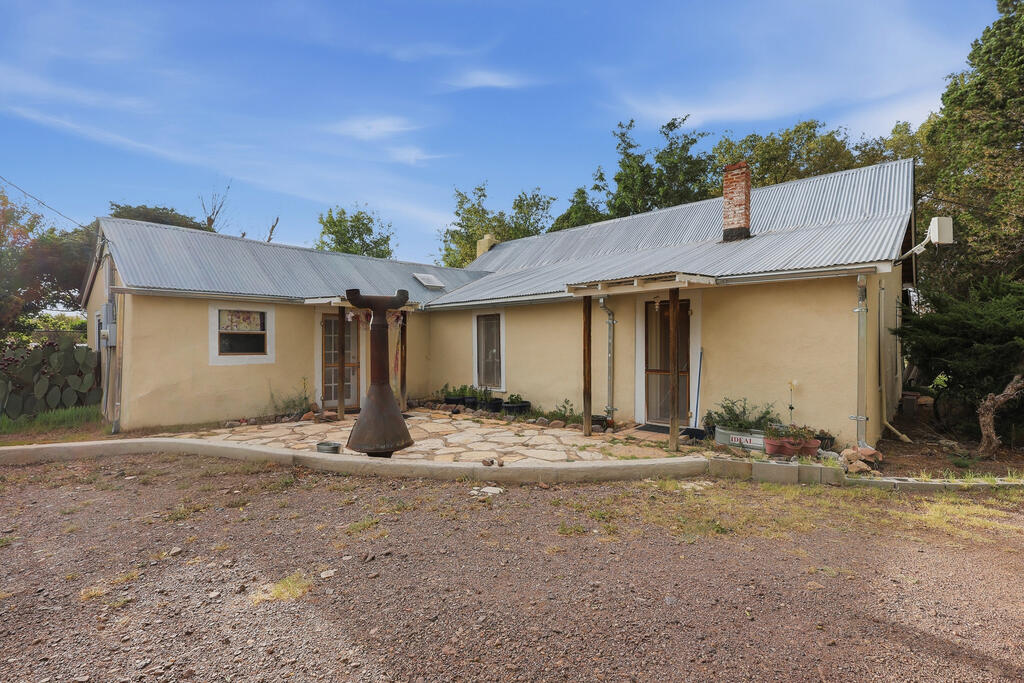 200 E Musquiz Dr Property Photo 23