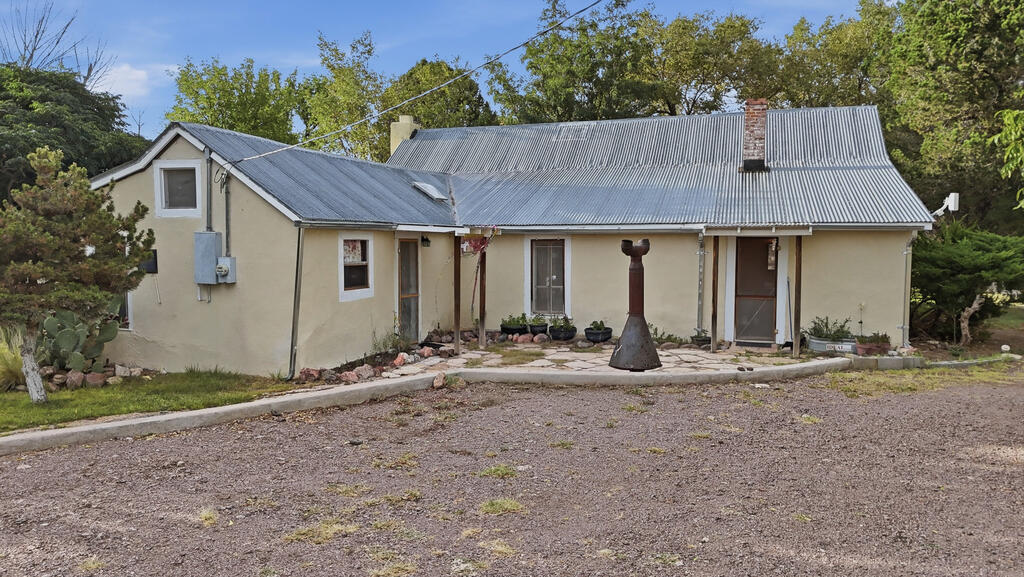 200 E Musquiz Dr Property Photo 24