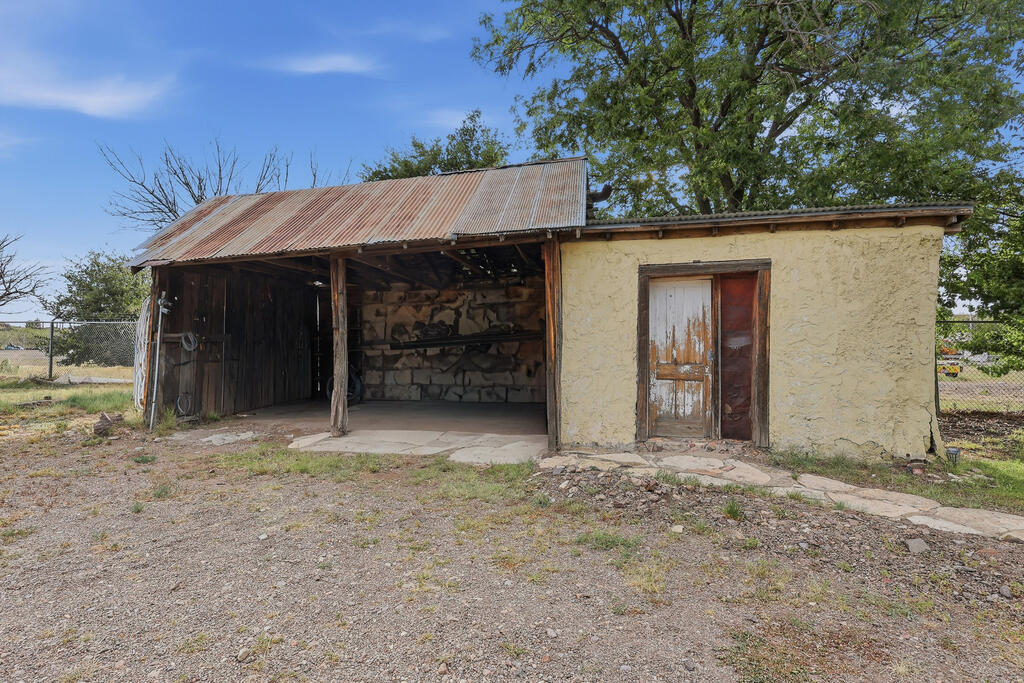 200 E Musquiz Dr Property Photo 25