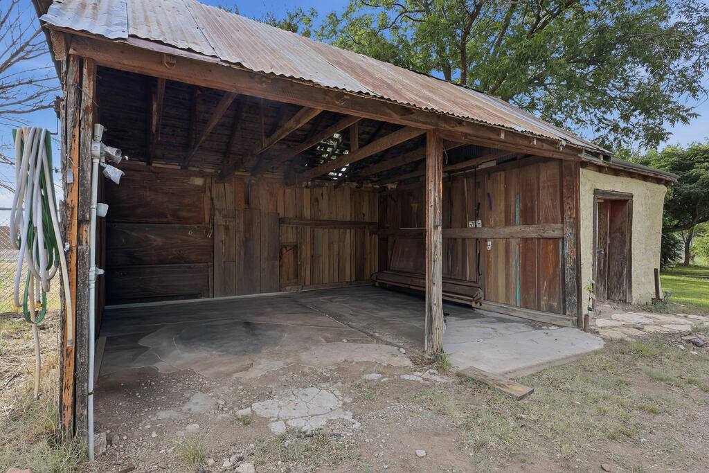 200 E Musquiz Dr Property Photo 26