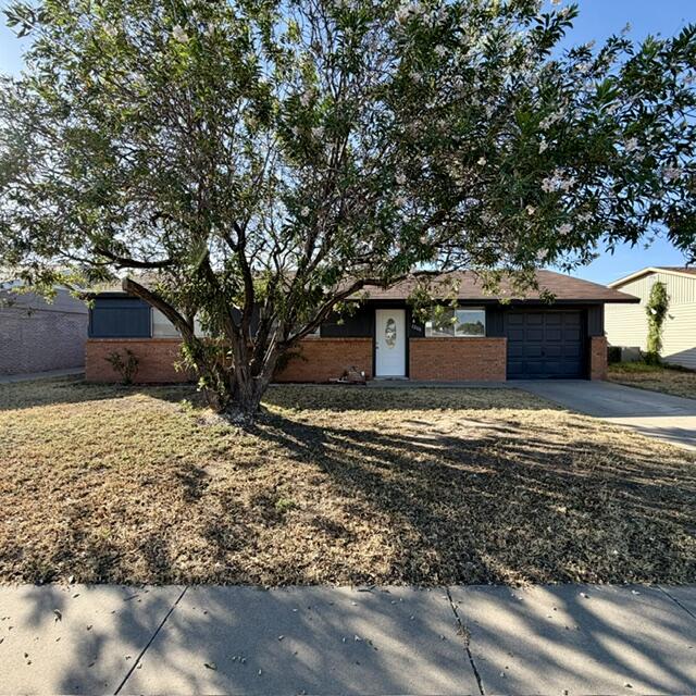 2206 Lyndale Dr Property Photo 1
