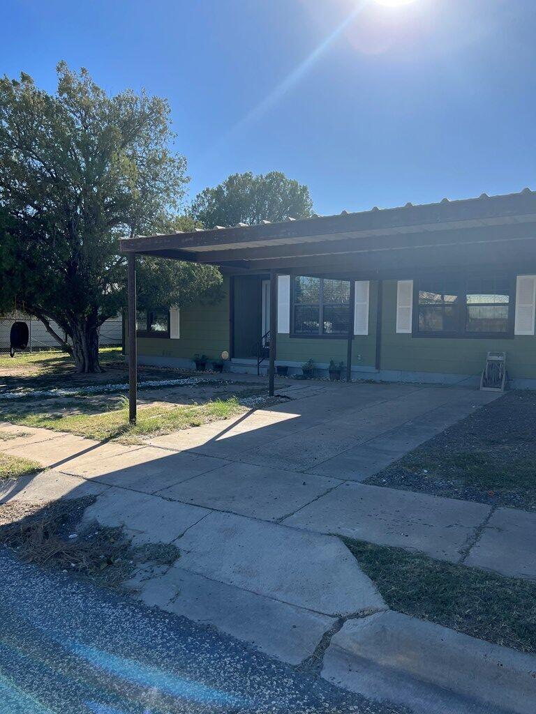 1306 S Burleson Property Photo 1