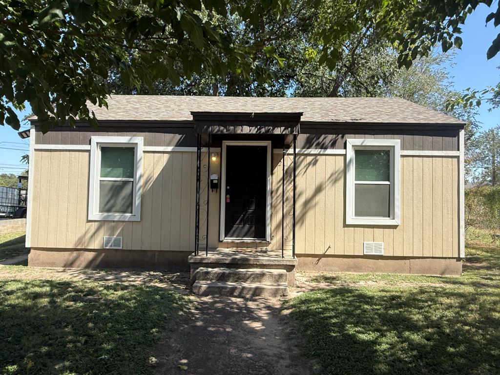 2744 Center Property Photo 1