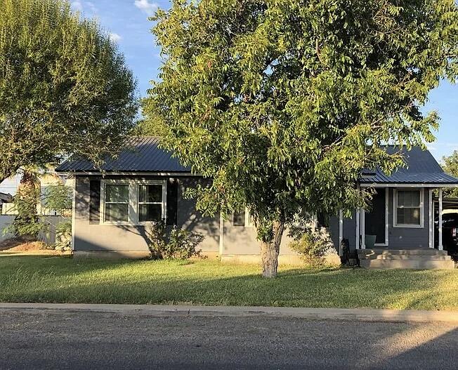 1002 S Katherine Property Photo 1