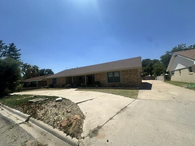 1505 S Gary