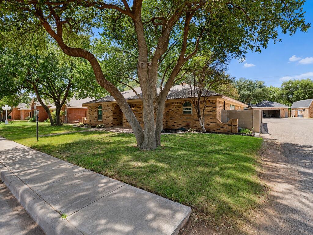 1509 Nw Pecan Place Property Photo 1