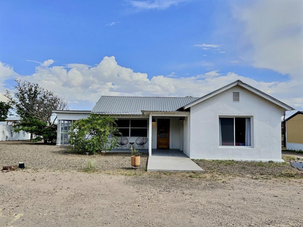 1021 W Galveston St Property Photo 1