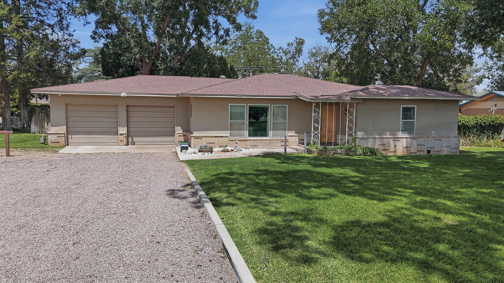 601 E Hendryx Property Photo 1