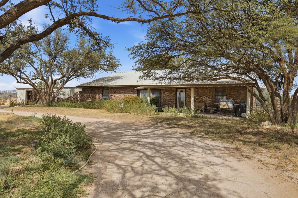 16086 N Pecan Ave Property Photo 1