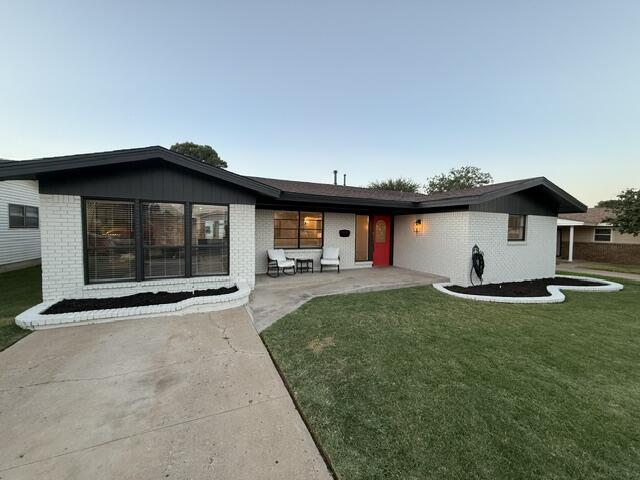 3733 Springdale Dr Property Photo 1