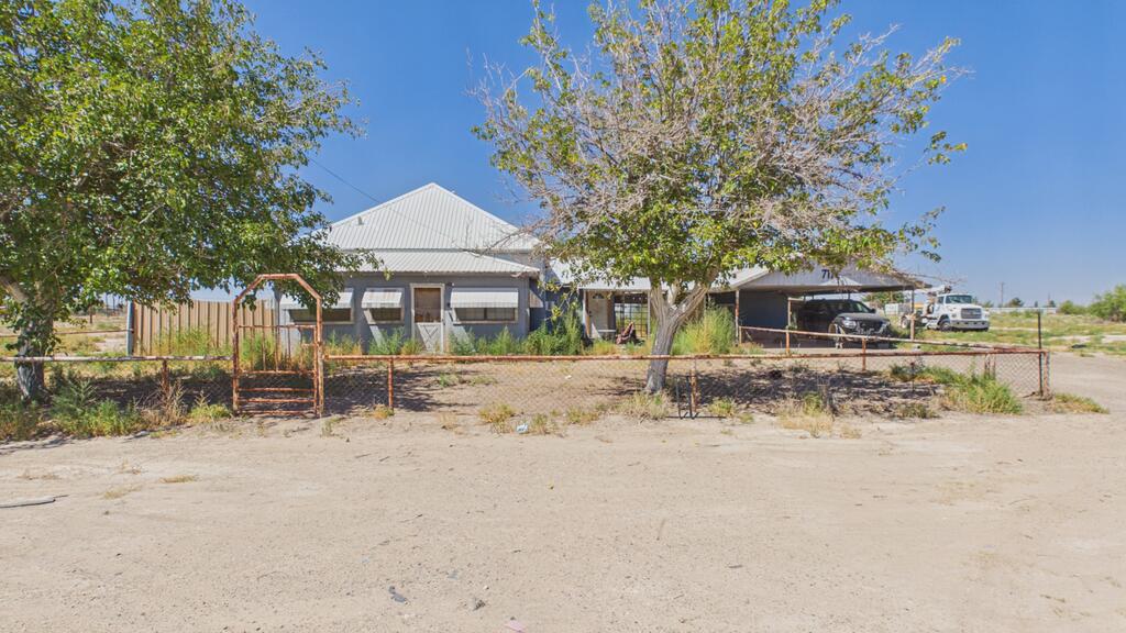717 N Roberson Property Photo 1