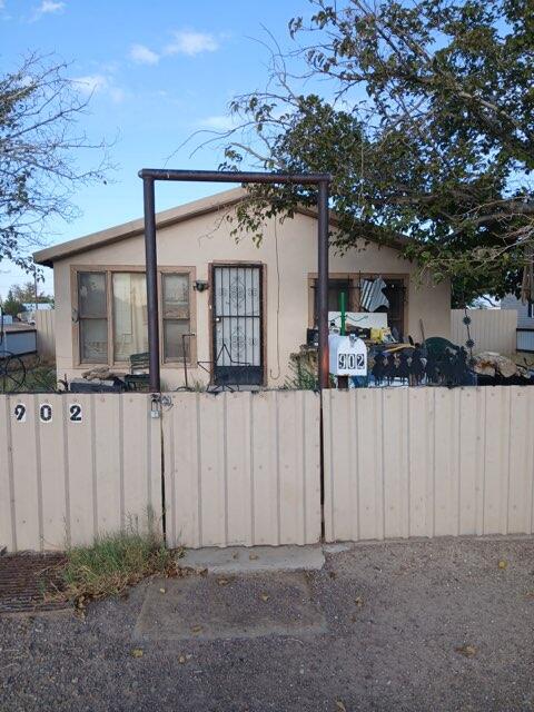 902 S Ash Property Photo 1