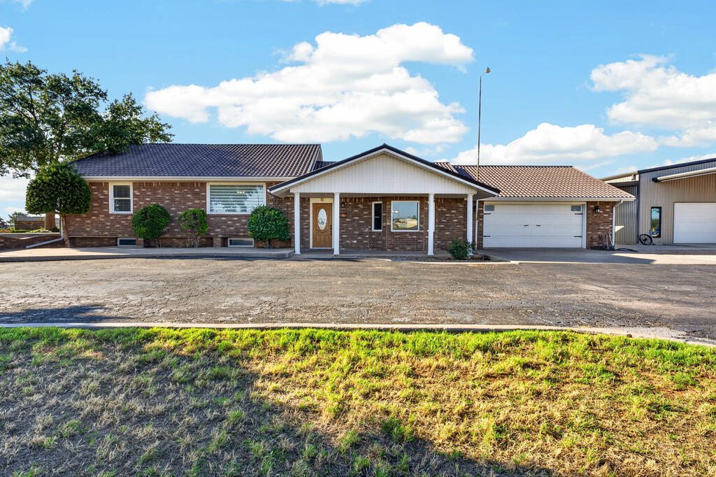 313 County Rd 306 Property Photo 1