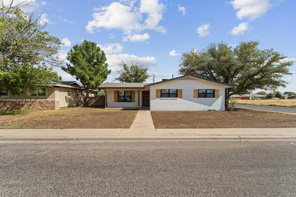 3600 Springdale Dr Property Photo 1