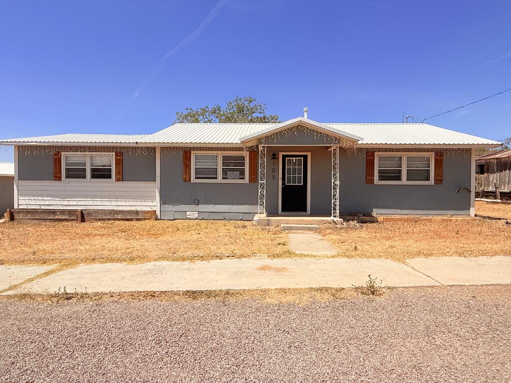 105 N Wasson Rd Property Photo 1