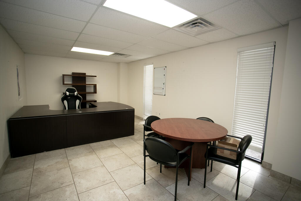 6510 N Golder Ave Property Photo 4