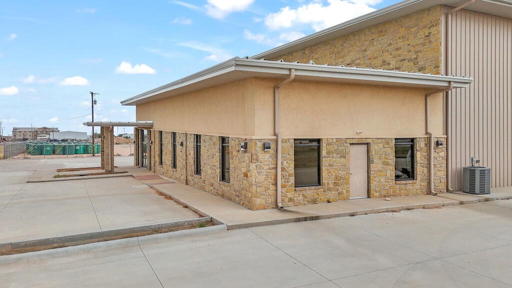 178223 Property Photo 3
