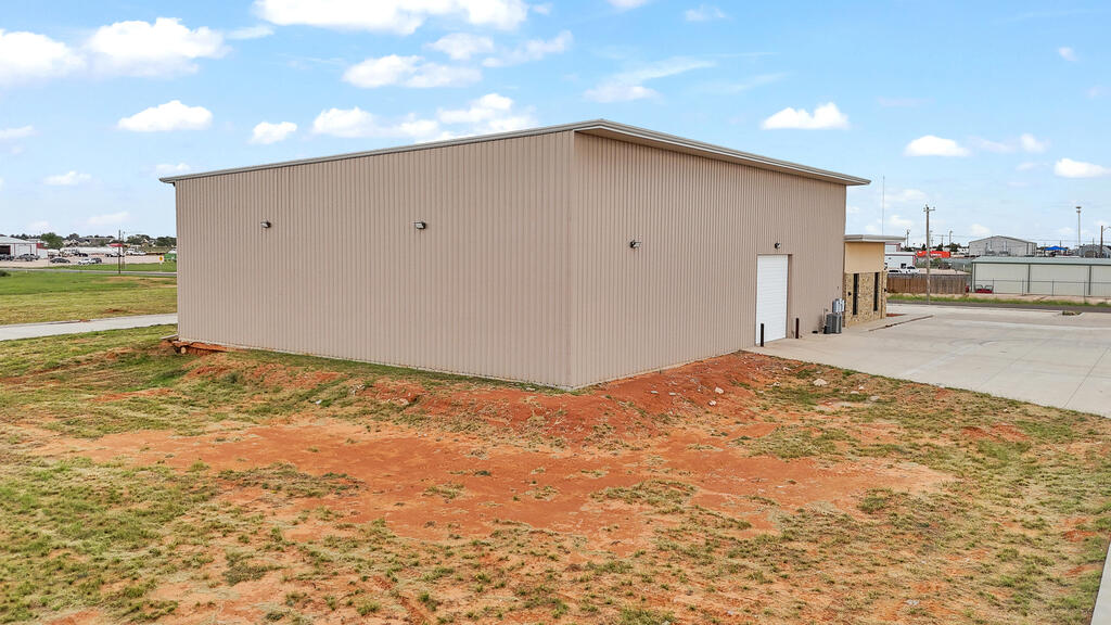 178223 Property Photo 23
