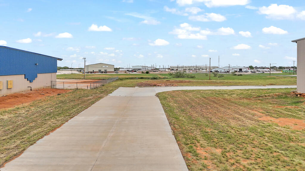 178223 Property Photo 24
