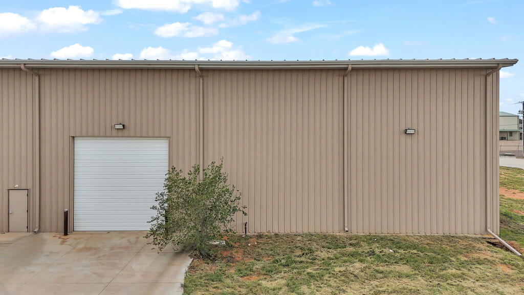 178223 Property Photo 28