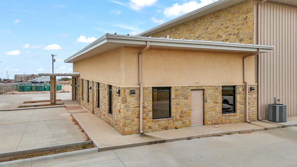 178223 Property Photo 30