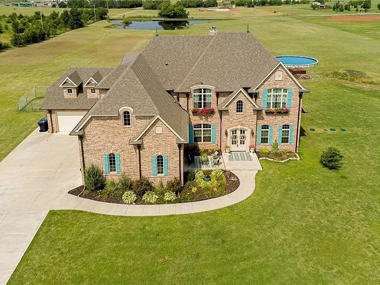 13001 Country Lane Property Photo