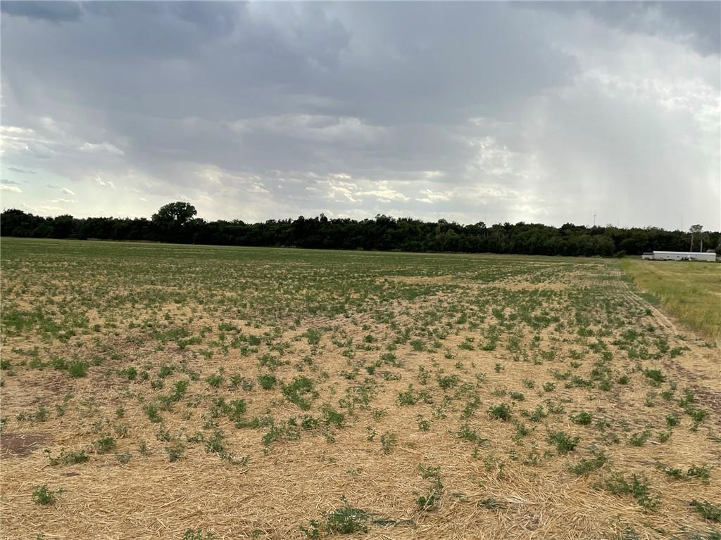 N Midwest Boulevard Property Photo 14