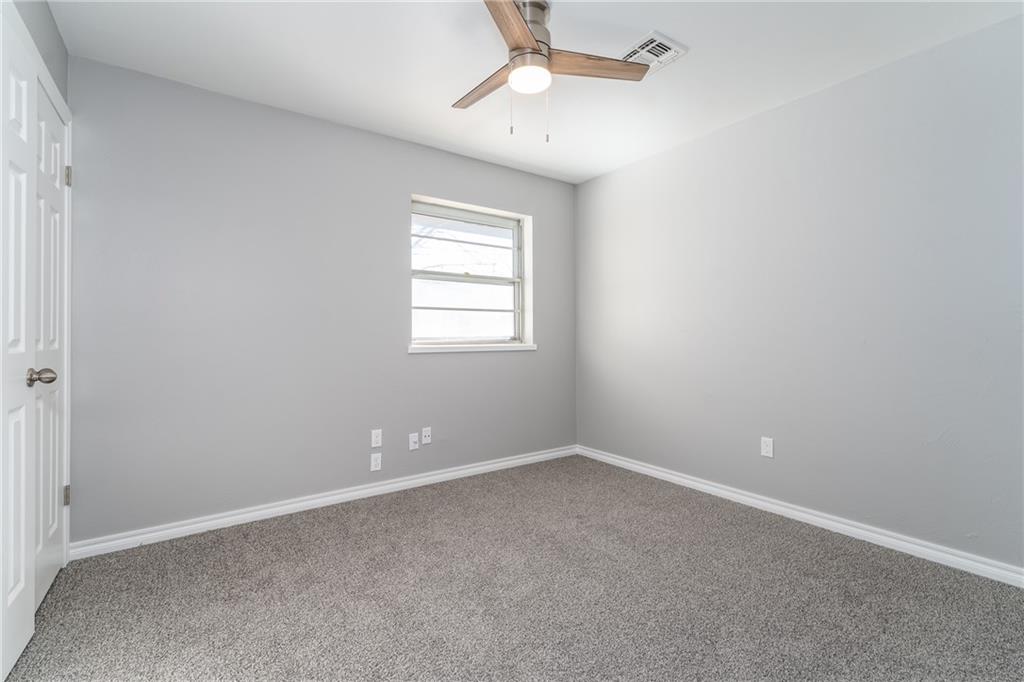 5820 Nw 86th Street Property Photo 17