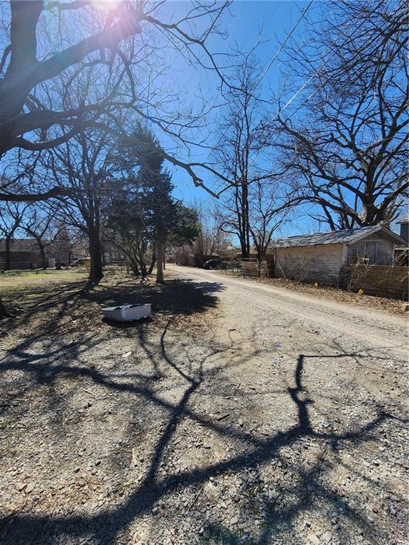 548 N Kickapoo Property Photo 1