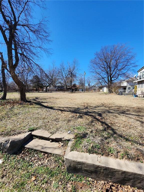 548 N Kickapoo Property Photo 2