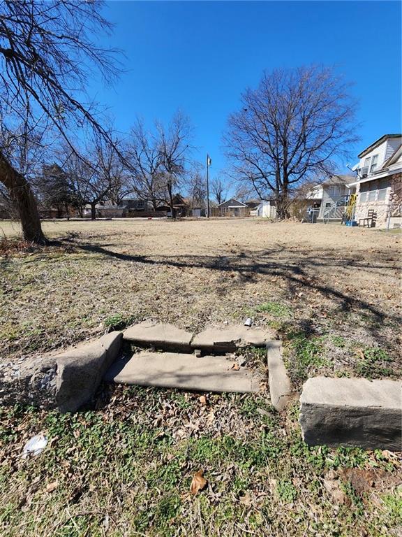 548 N Kickapoo Property Photo 6
