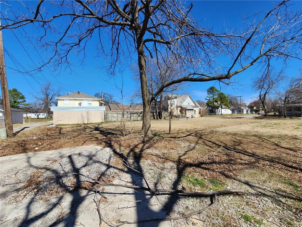 548 N Kickapoo Property Photo 12