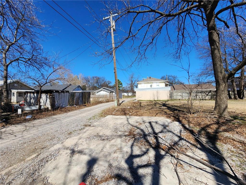 548 N Kickapoo Property Photo 16