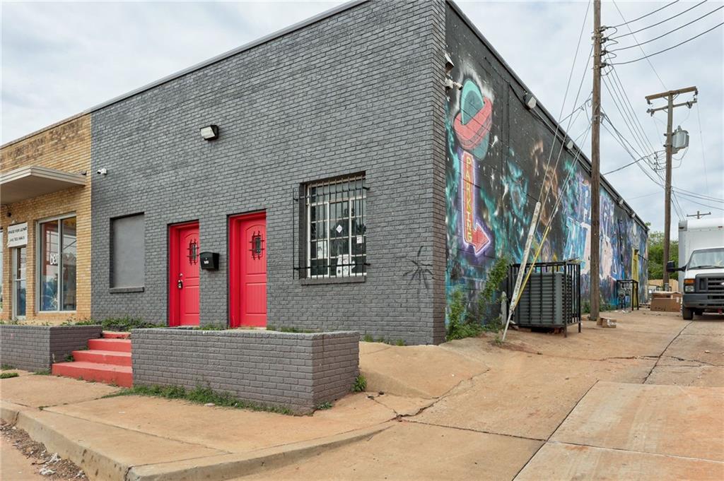3121 N Pennsylvania Avenue Property Photo