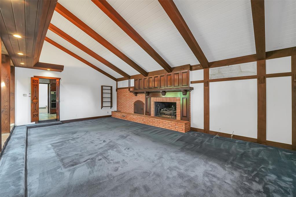 1221 N Randall Avenue Property Photo 13