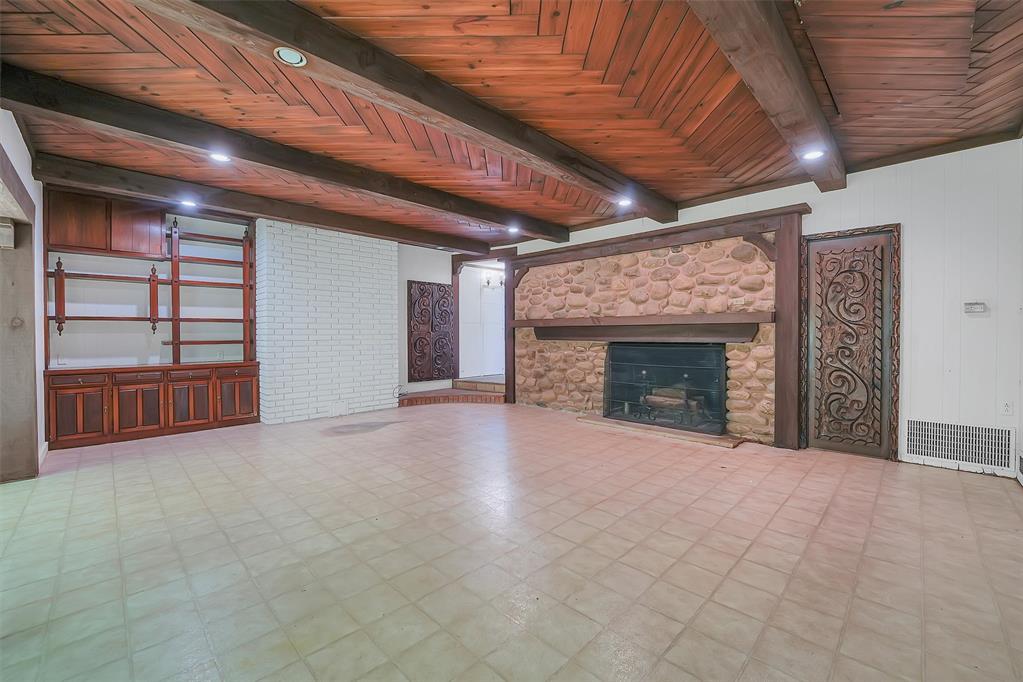 1221 N Randall Avenue Property Photo 24