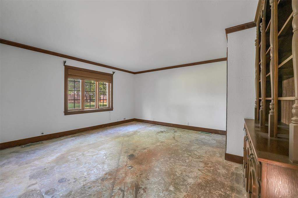 1221 N Randall Avenue Property Photo 26