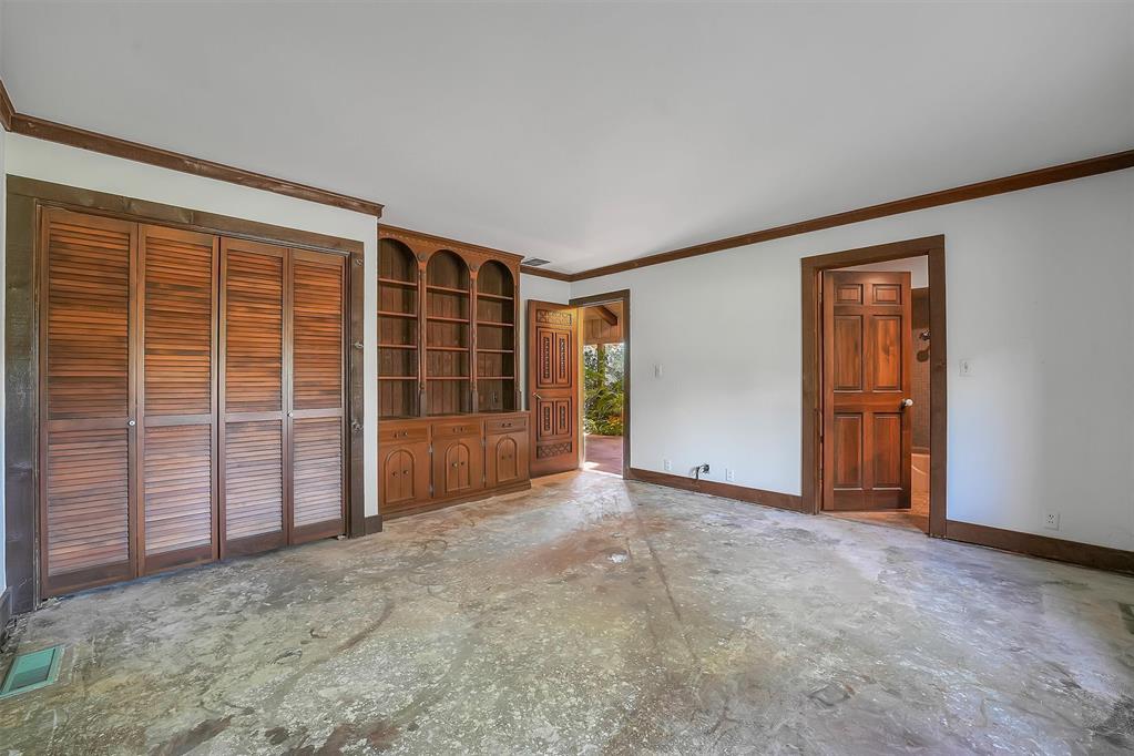 1221 N Randall Avenue Property Photo 27