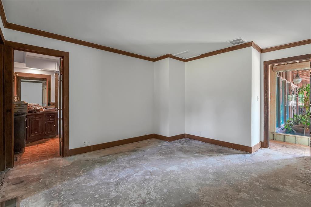 1221 N Randall Avenue Property Photo 28