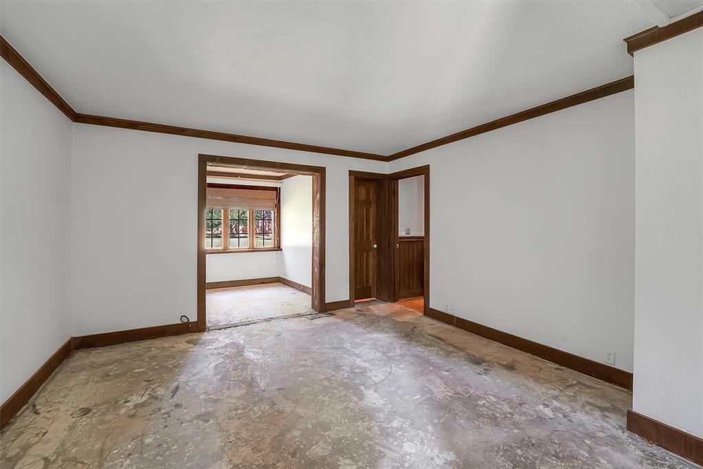 1221 N Randall Avenue Property Photo 29
