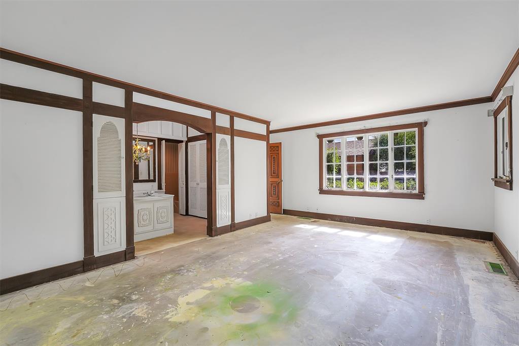 1221 N Randall Avenue Property Photo 30