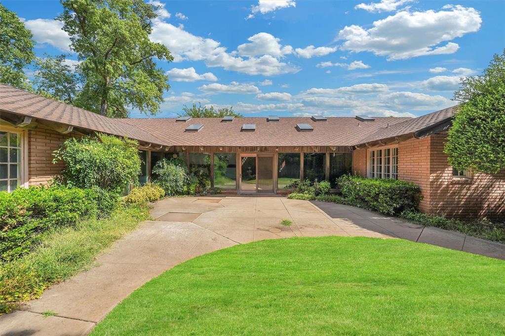 1221 N Randall Avenue Property Photo 35