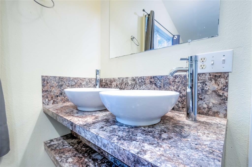 702 S Bennett Boulevard Property Photo 18