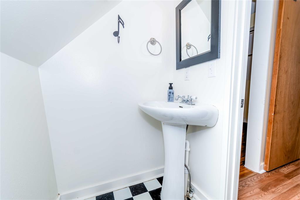 702 S Bennett Boulevard Property Photo 23