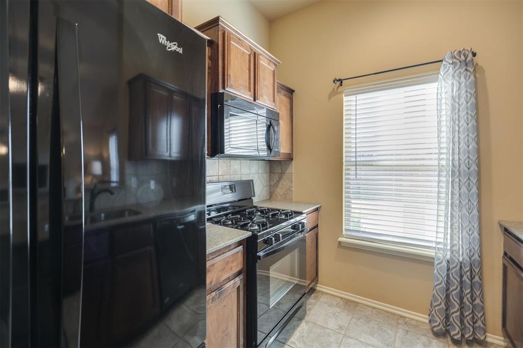 2728 Nw 189th Street Property Photo 10