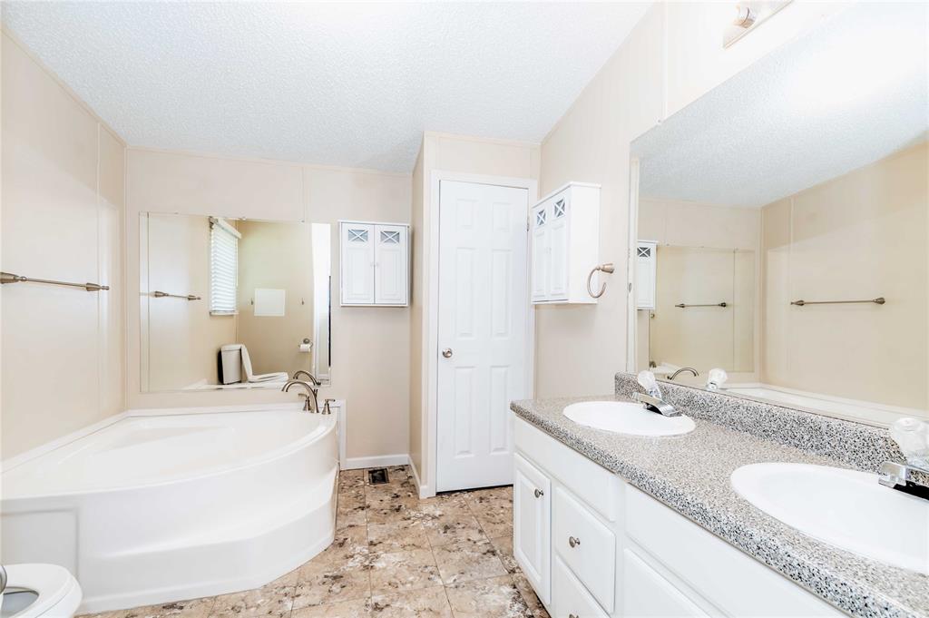 13706 Oak Grove Court Property Photo 42