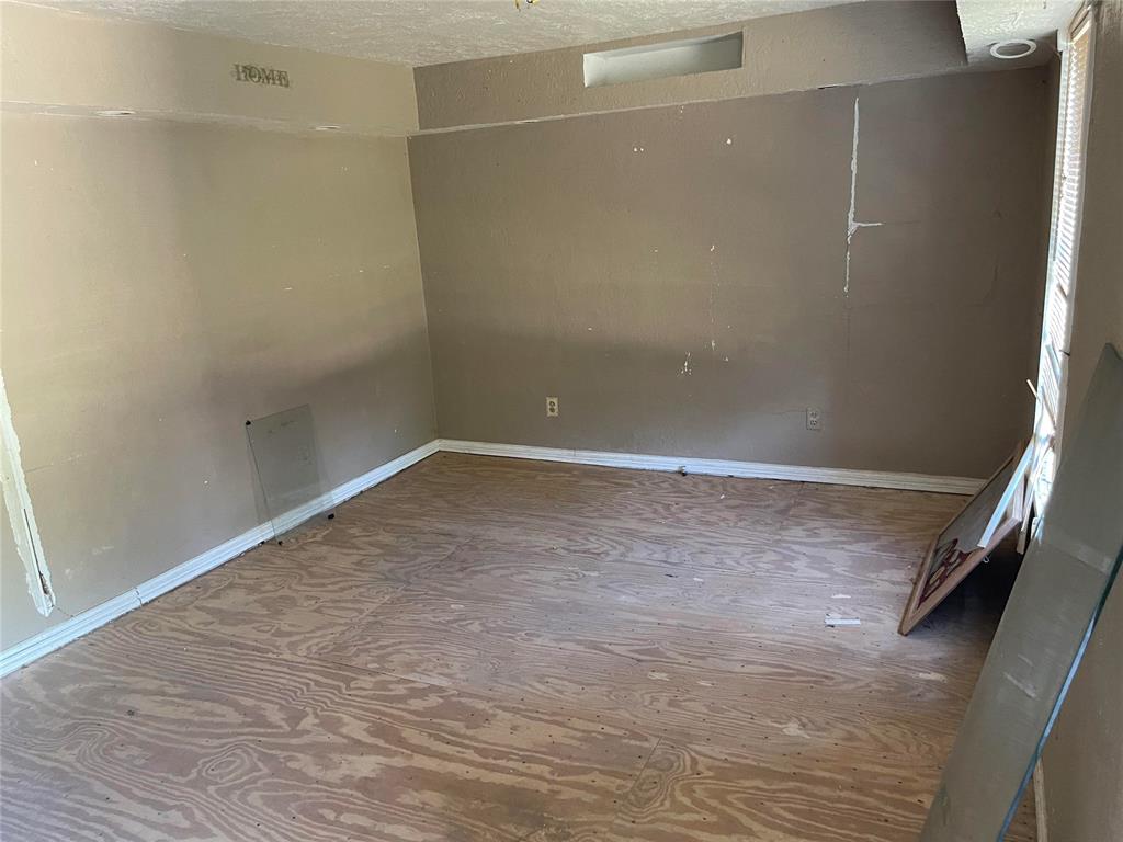 1725 Nw Ash Avenue Property Photo 4