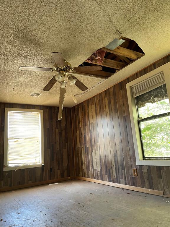 1725 Nw Ash Avenue Property Photo 5